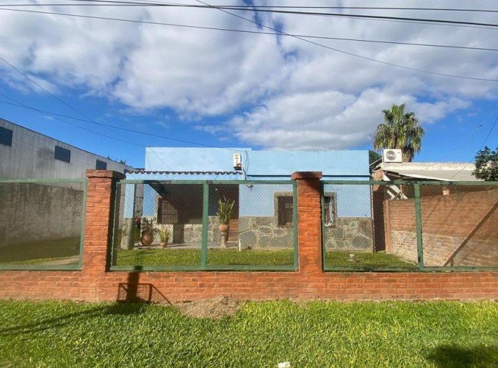 CASA 5 AMBIENTES, a 3 cuadras de AV Sarmiento 2