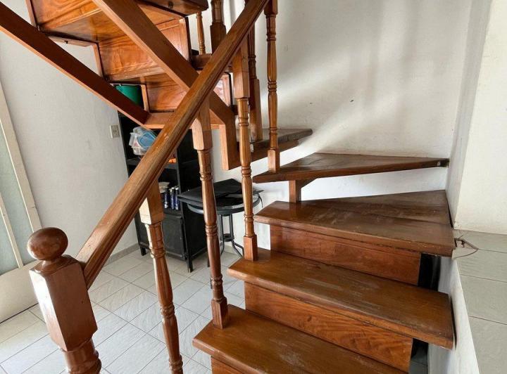 CASA 5 DORMITORIOS EN VENTA POR JOSÉ GÓMEZ 3