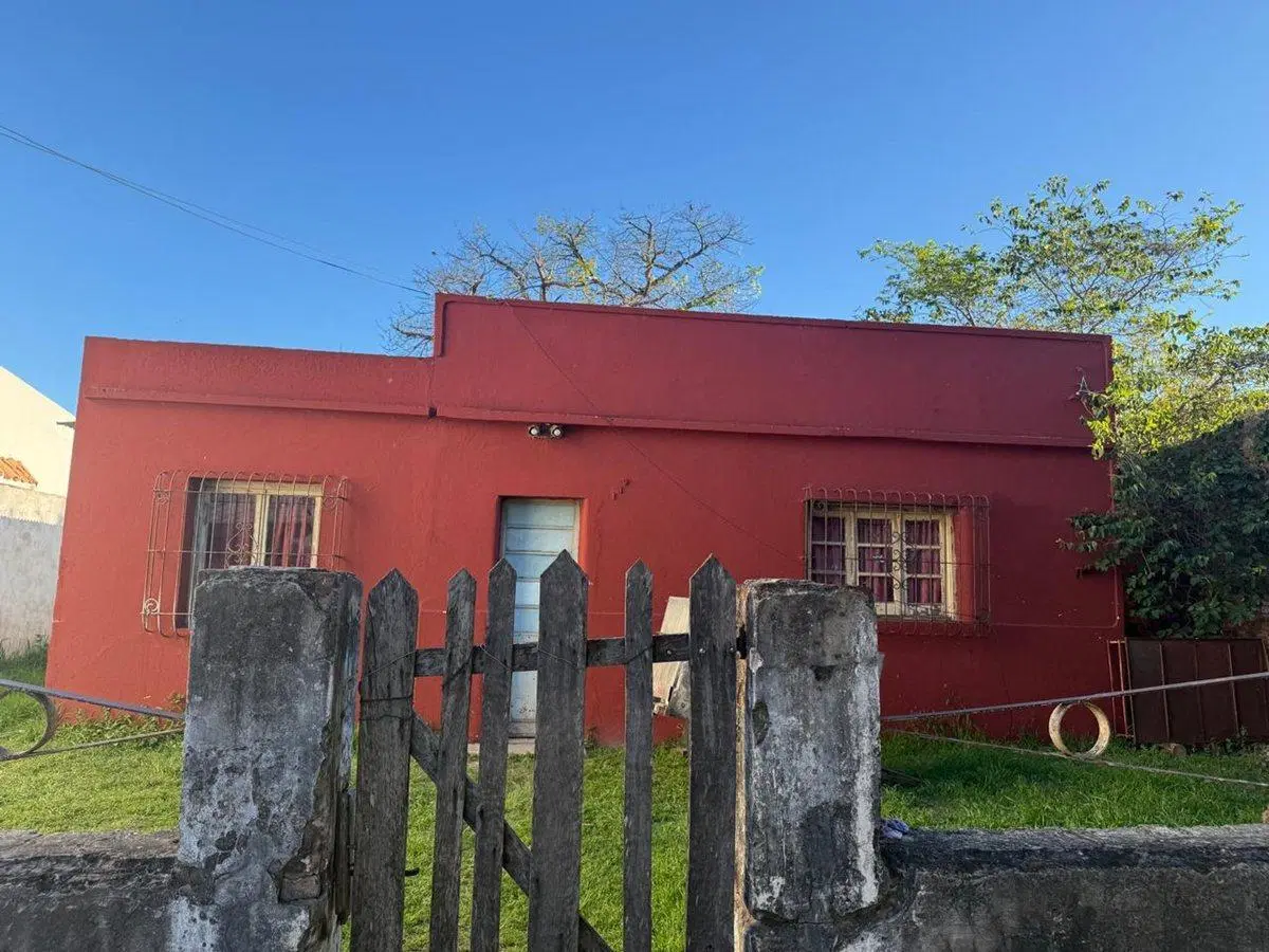 CASA EN VENTA A RESTAURAR EN GOYA CORRIENTES 3