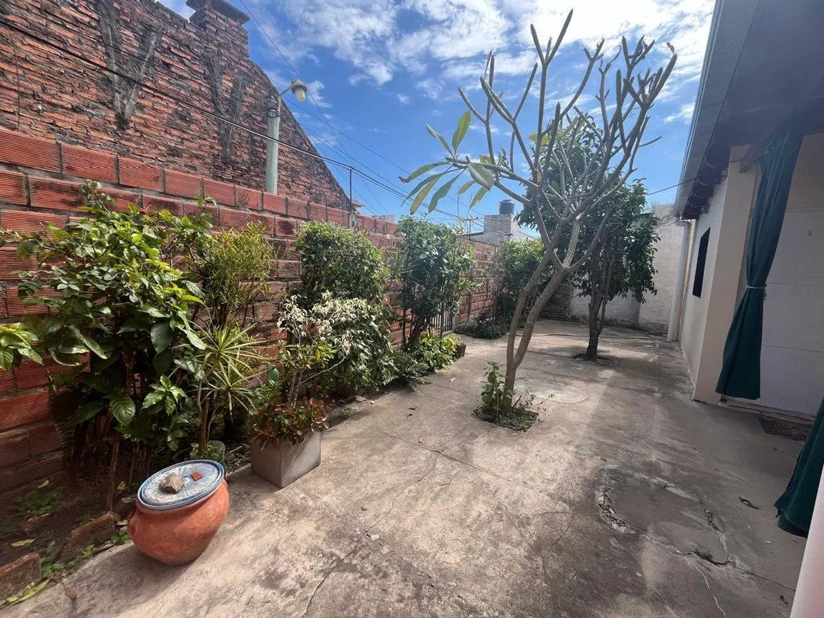 CASA 3 AMBIENTES EN VENTA, ZONA CENTRO 4