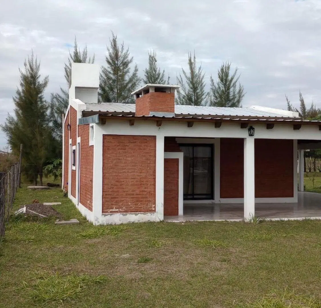 CASA EN VENTA EN CECILIO ECHEVARRIA 3