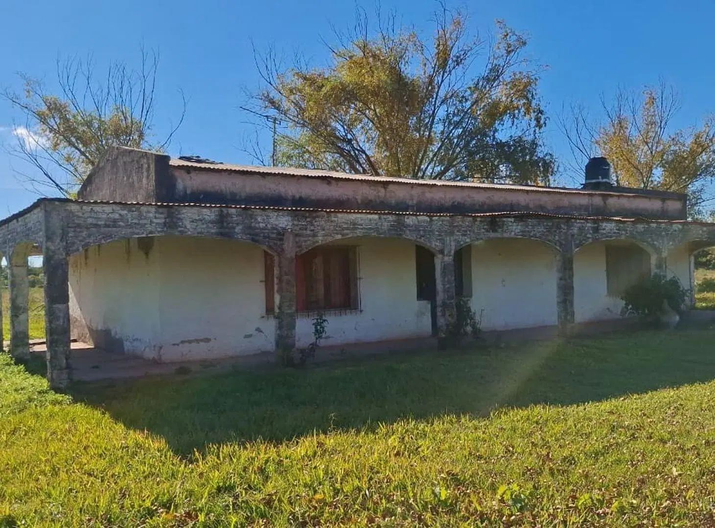 CASA DE CAMPO EN ALQUILER CON 3 HECTAREAS 3