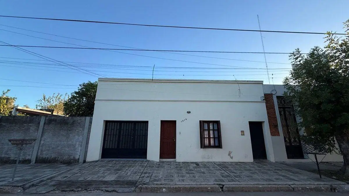 CASA CON PILETA EN VENTA ENTRE RIOS 1214 GOYA CTES 2