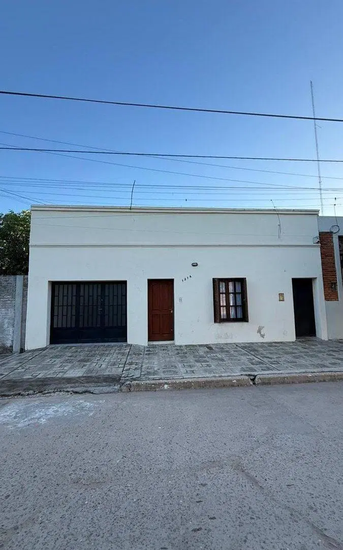 CASA CON PILETA EN VENTA ENTRE RIOS 1214 GOYA CTES 5