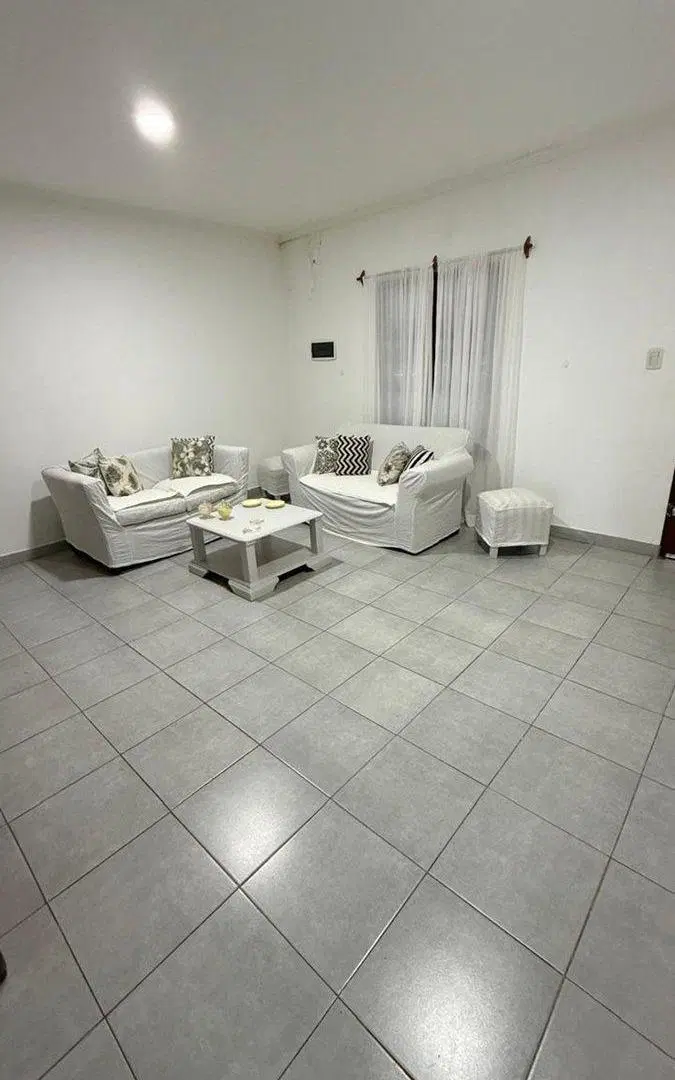 CASA CON PILETA EN VENTA ENTRE RIOS 1214 GOYA CTES 4