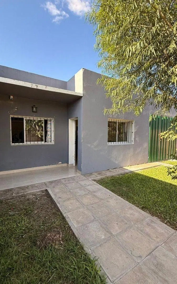 CASA EN VENTA EN ZONA NORTE A 30M DE LA AV ALEM 5
