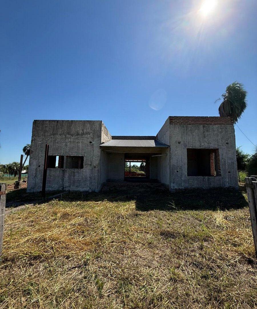 Casa a terminar en venta Colonia Carolina Goya