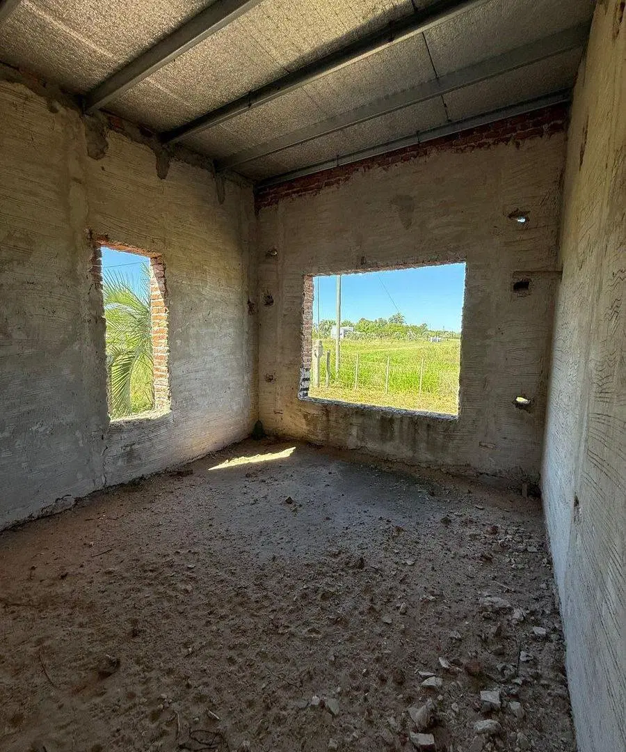 Casa a terminar en venta Colonia Carolina Goya 2