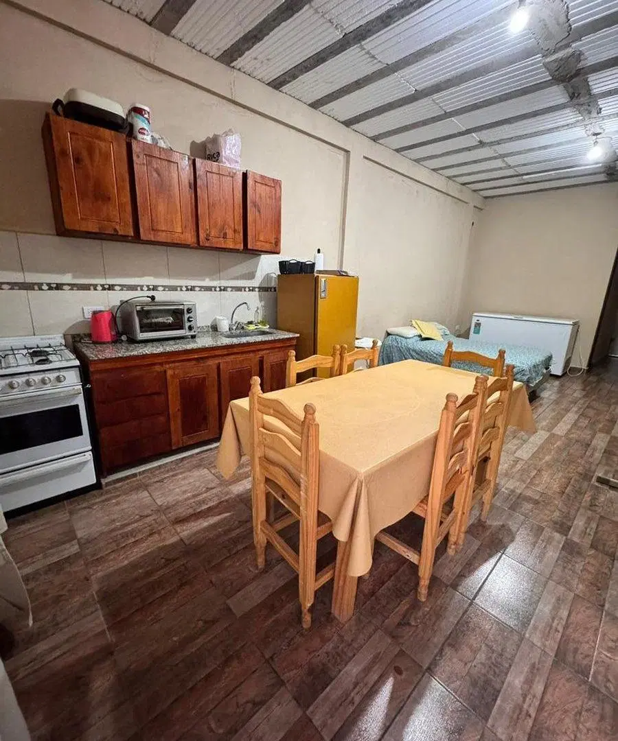 DOS DPTOS.  EN VENTA SOBRE EL MISMO TERRENO 4