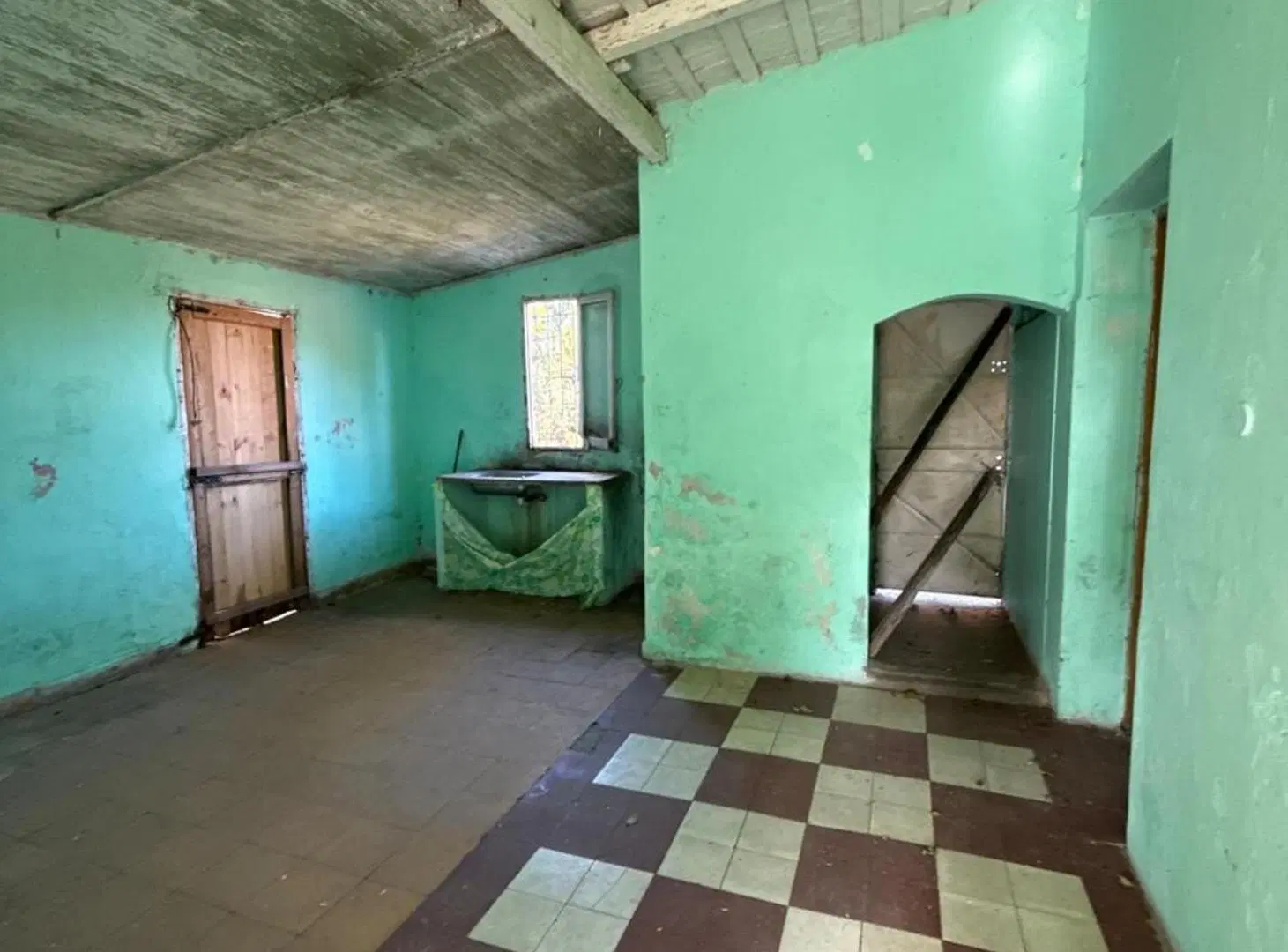 CASA EN VENTA A RESTAURAR EN GOYA CORRIENTES 2