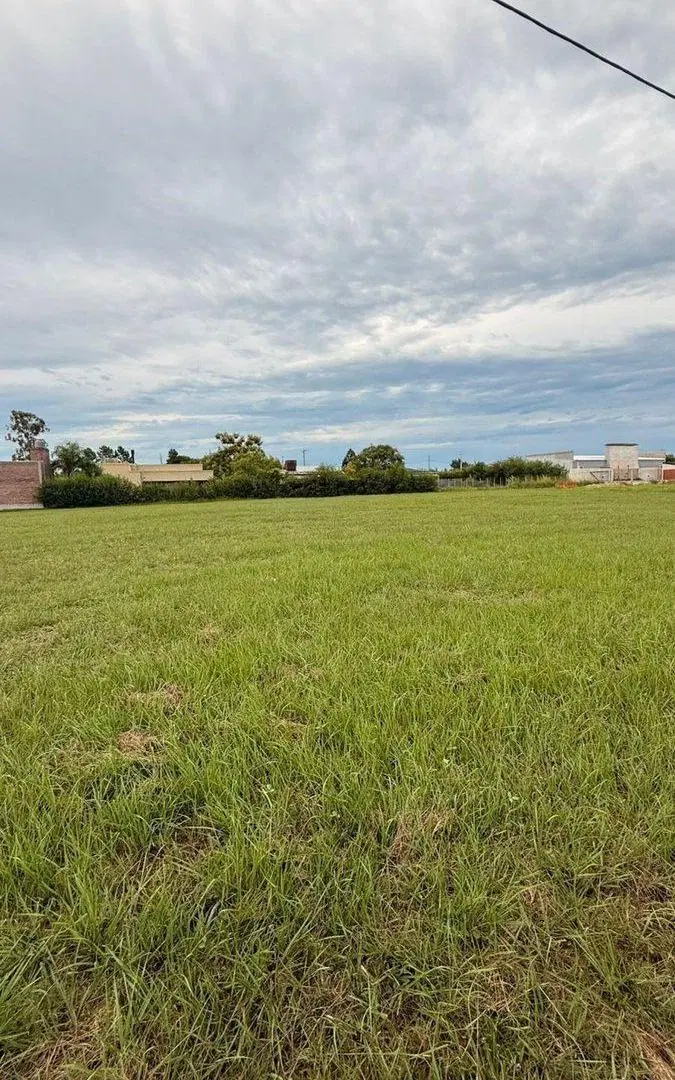 LOTE EN VENTA. EN LA DELFINA. CAROLINA CORRIENTES 2