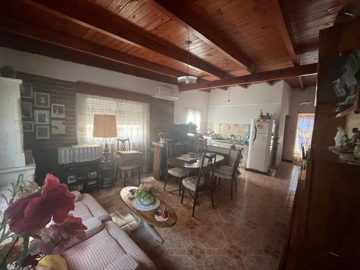 CASA 3 AMBIENTES EN VENTA, ZONA CENTRO 3