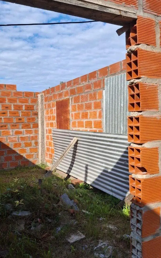 Casa en Barrio Santa Clara- Monzón y Carancho 8