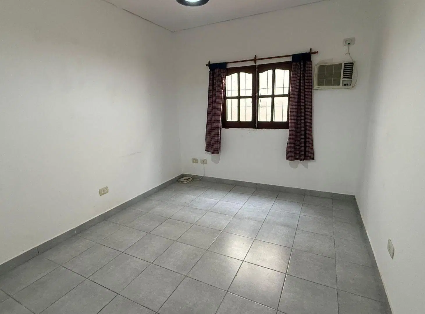 CASA CON PILETA EN VENTA ENTRE RIOS 1214 GOYA CTES 5
