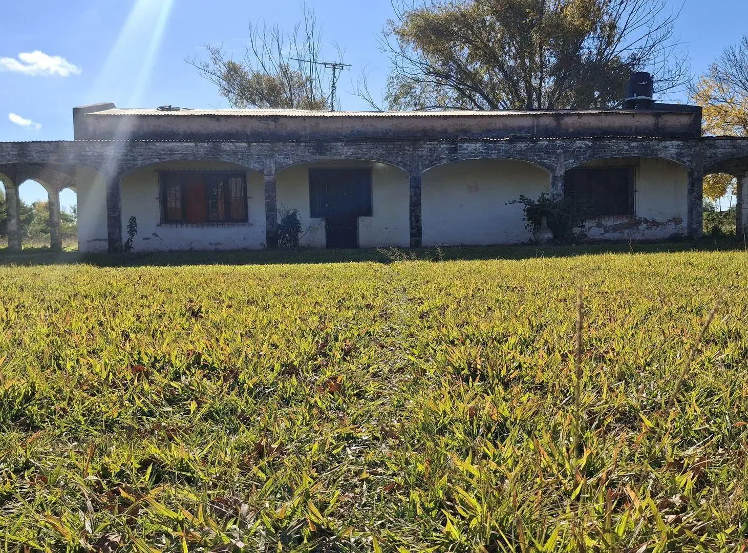 CASA DE CAMPO EN ALQUILER CON 3 HECTAREAS 4