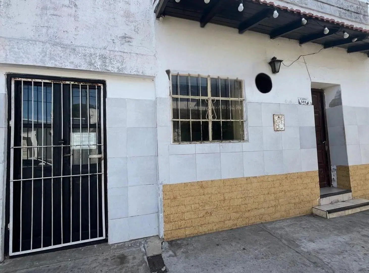 CASA EN VENTA A RESTAURAR O DEMOLER 2