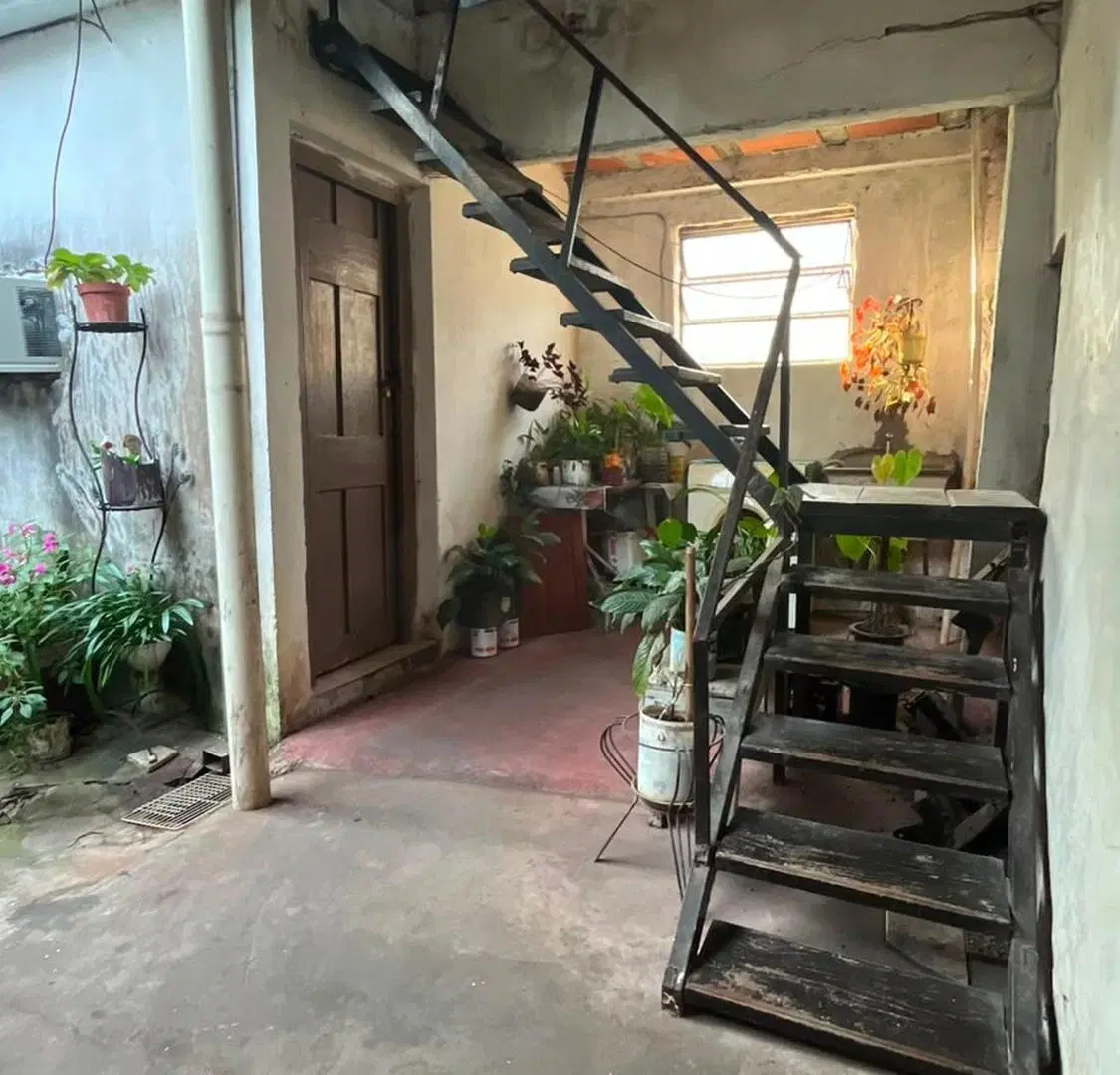 CASA EN VENTA A RESTAURAR O DEMOLER 4