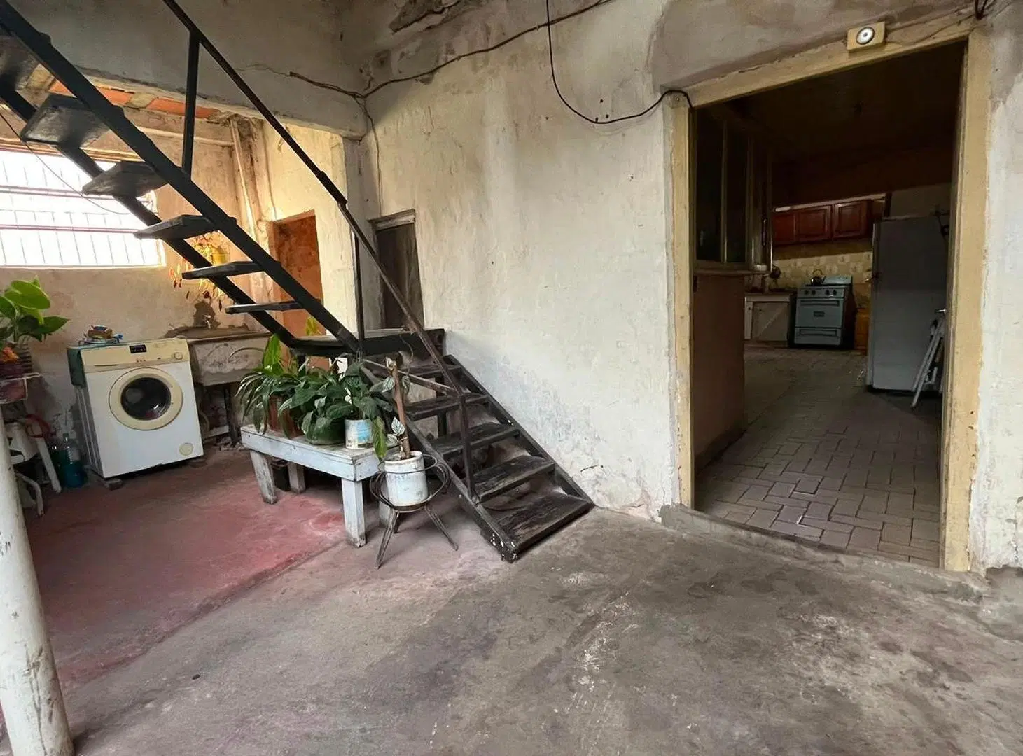 CASA EN VENTA A RESTAURAR O DEMOLER 3