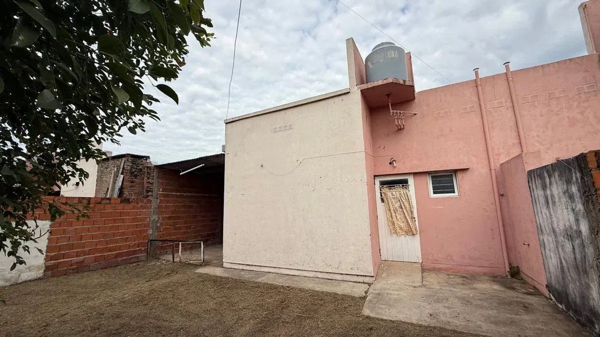 CASA 3 AMBIENTES EN VENTA B AEROCLUB GOYA CTES 4