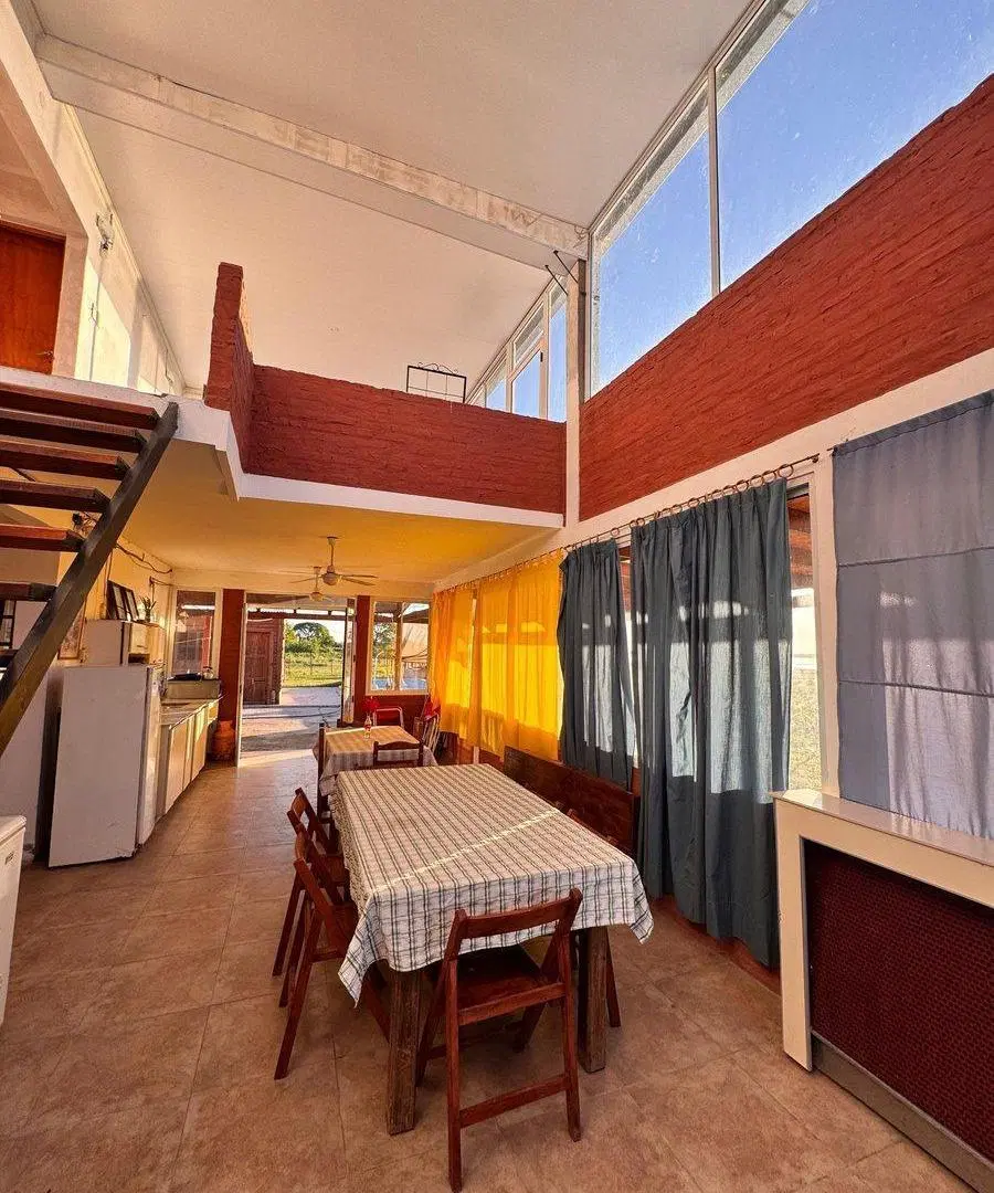 CASA EN VENTA FRENTE AL RIO 4