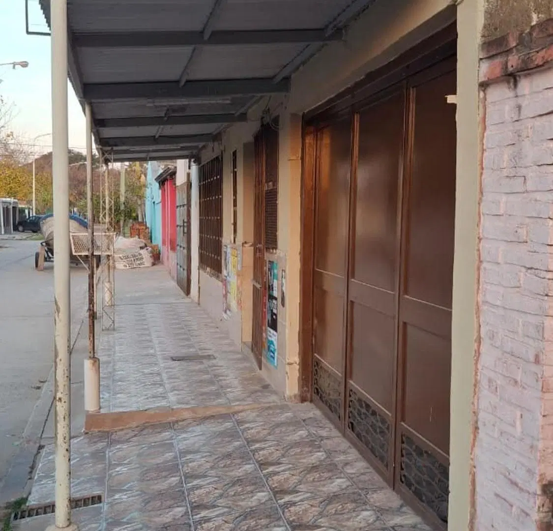 Casa B° 96 viv, Zona Sur 5