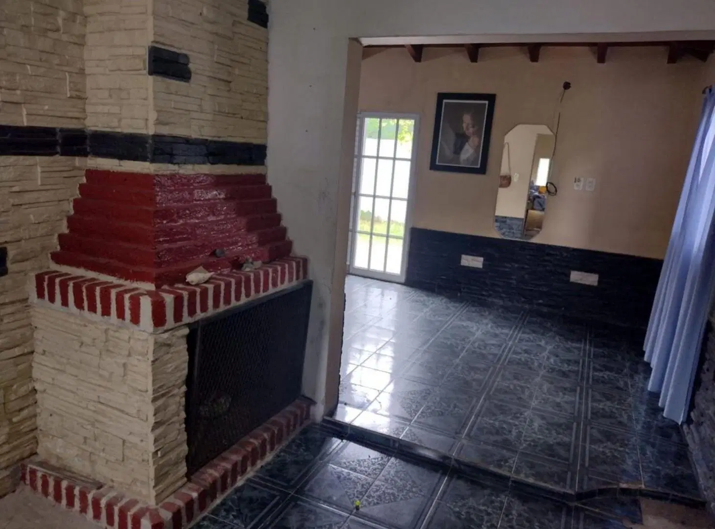 CASA CON QUINCHO Y PILETA a mts de Posada Hambarè 2