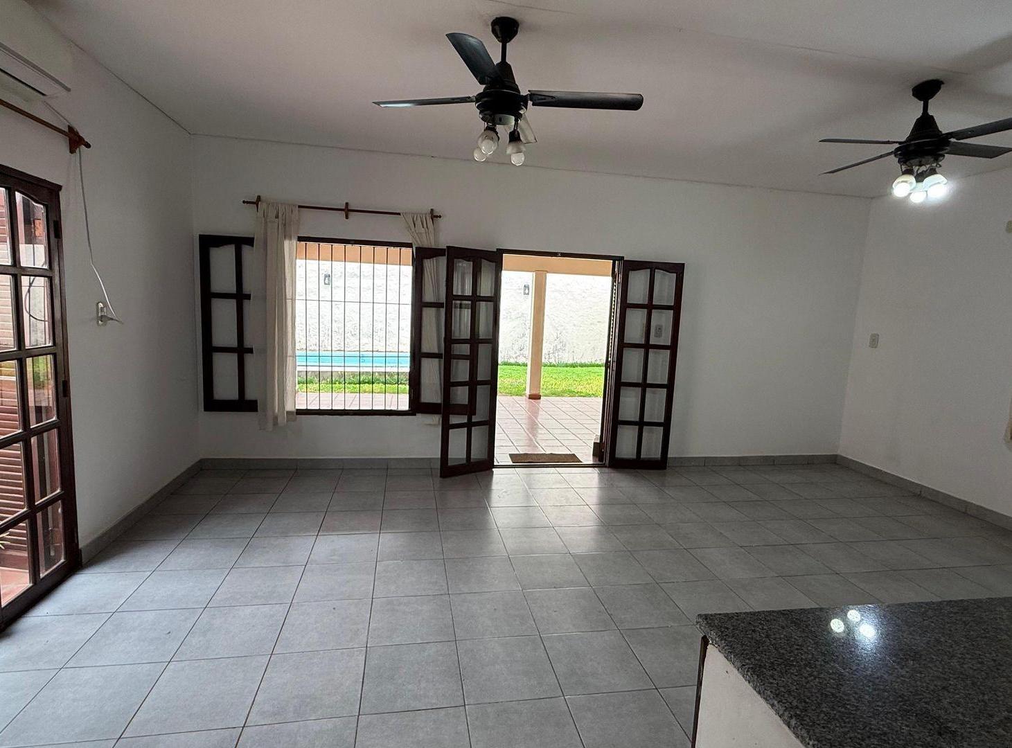 Foto de CASA CON PILETA EN VENTA ENTRE RIOS 1214 GOYA CTES, imagen 4