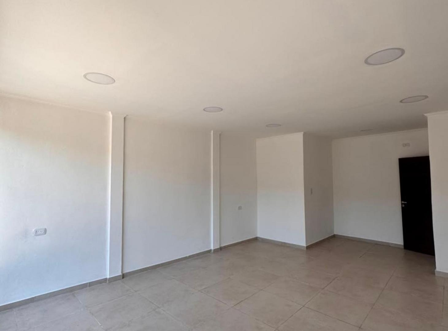 Foto de LOCAL NUEVO A METROS DE LA COSTANERA EN ALQUILER, imagen 2
