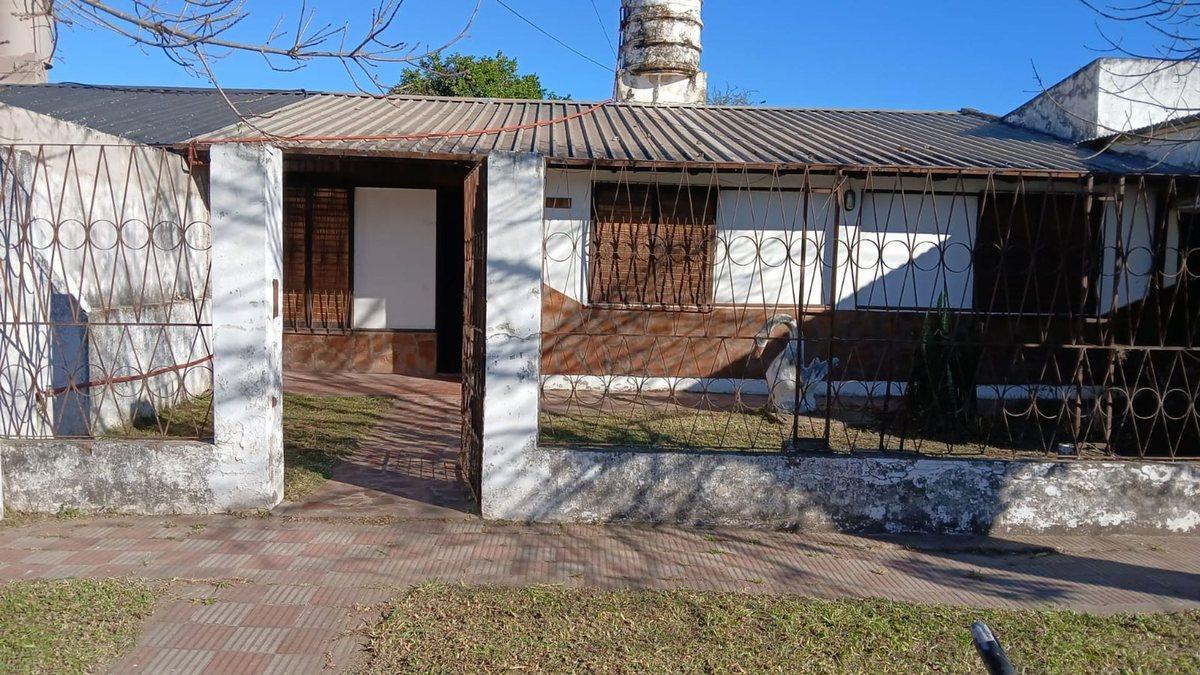 Foto de CASA EN VENTA EN BARRIO PANDO, ZONA SUR GOYA, imagen 1