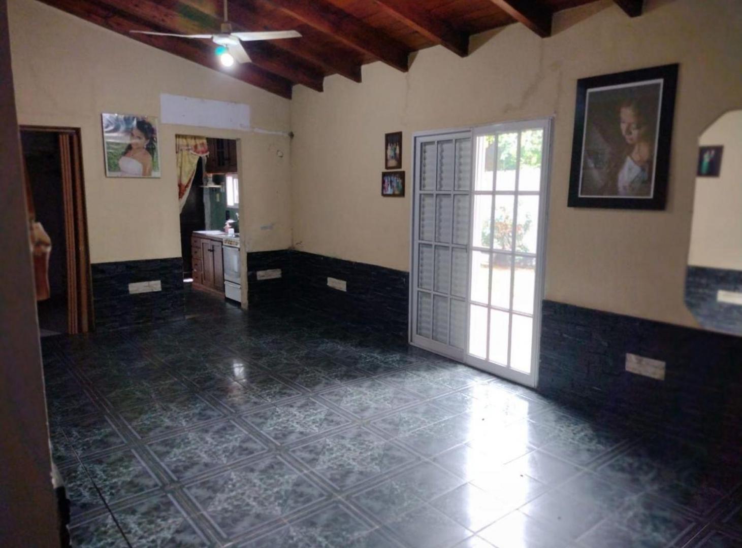 Foto de CASA CON QUINCHO Y PILETA a mts de Posada Hambarè, imagen 2