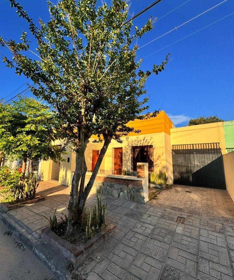 Foto de CASA EN VENTA A METROS DE LA AV SARMIENTO, GOYA, imagen 2
