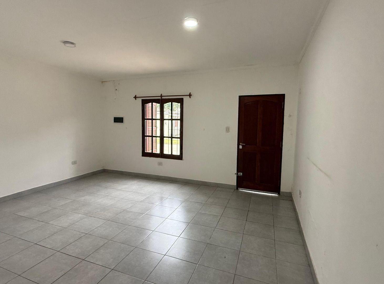 Foto de CASA CON PILETA EN VENTA ENTRE RIOS 1214 GOYA CTES, imagen 4
