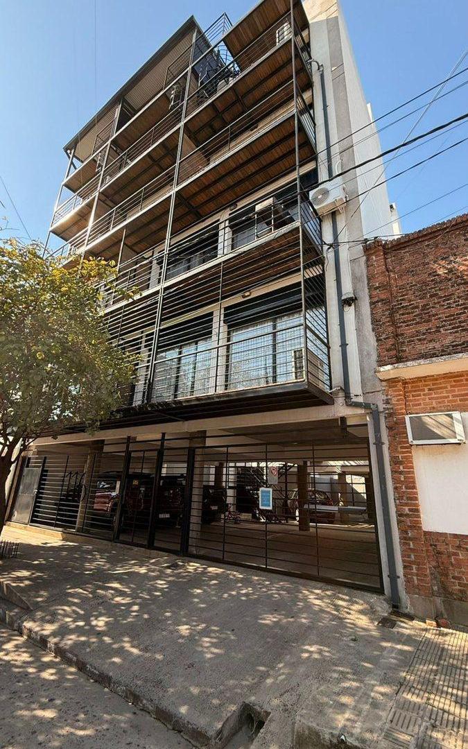 Foto de DEPARTAMENTO CON COCHERA EN VENTA EN ZONA CENTRO, imagen 2