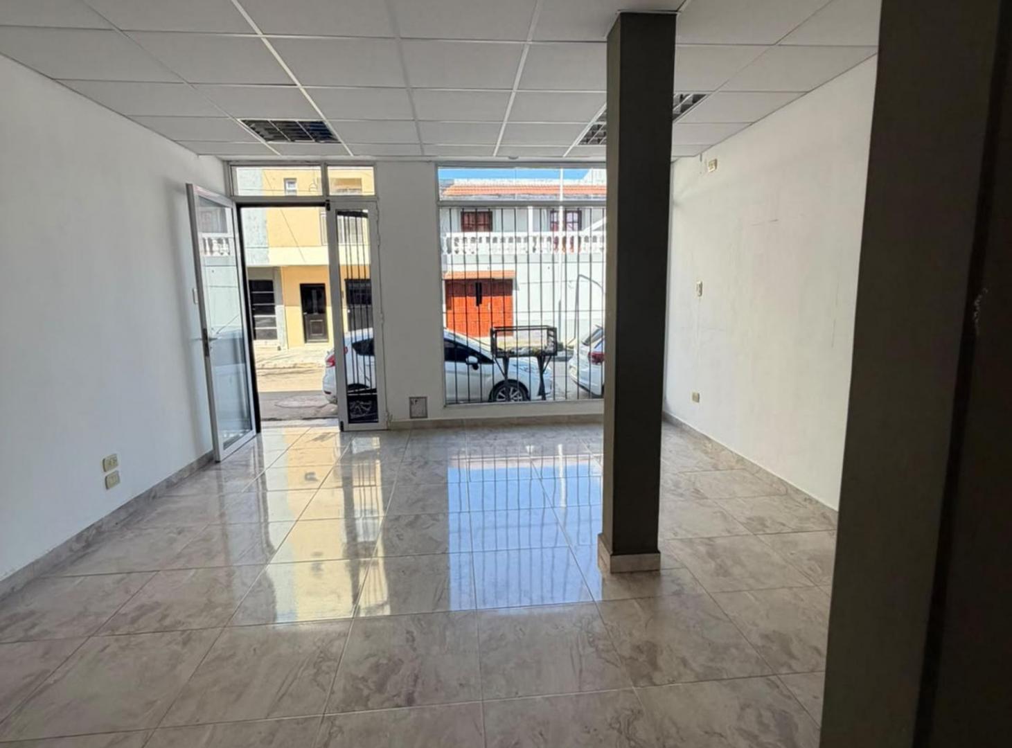 Foto de LOCAL COMERCIAL EN ALQUILER, imagen 1