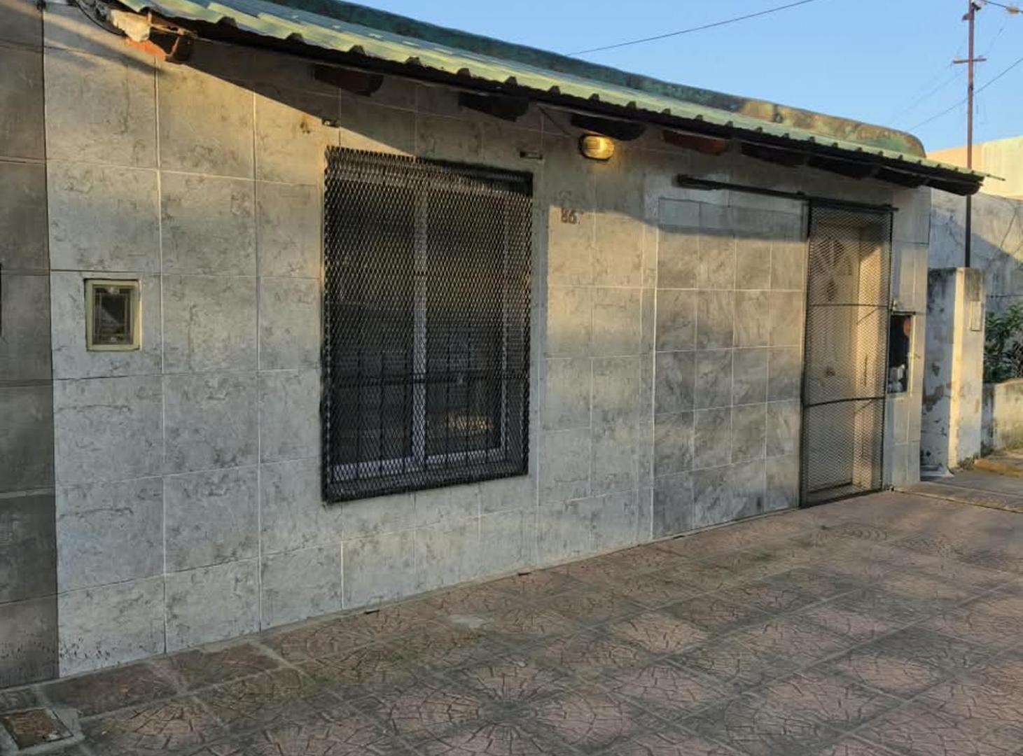 Foto de CASA EN VENTA - AVENIDA SARMIENTO N° 682, imagen 1
