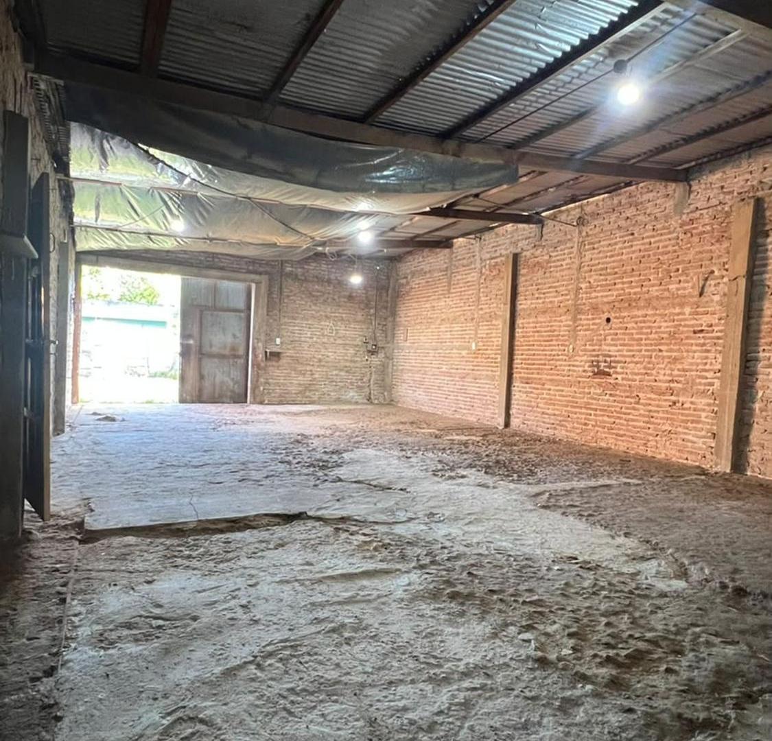 Foto de GALPÓN EN ALQUILER CON AMPLIO PATIO DELANTERO, imagen 3