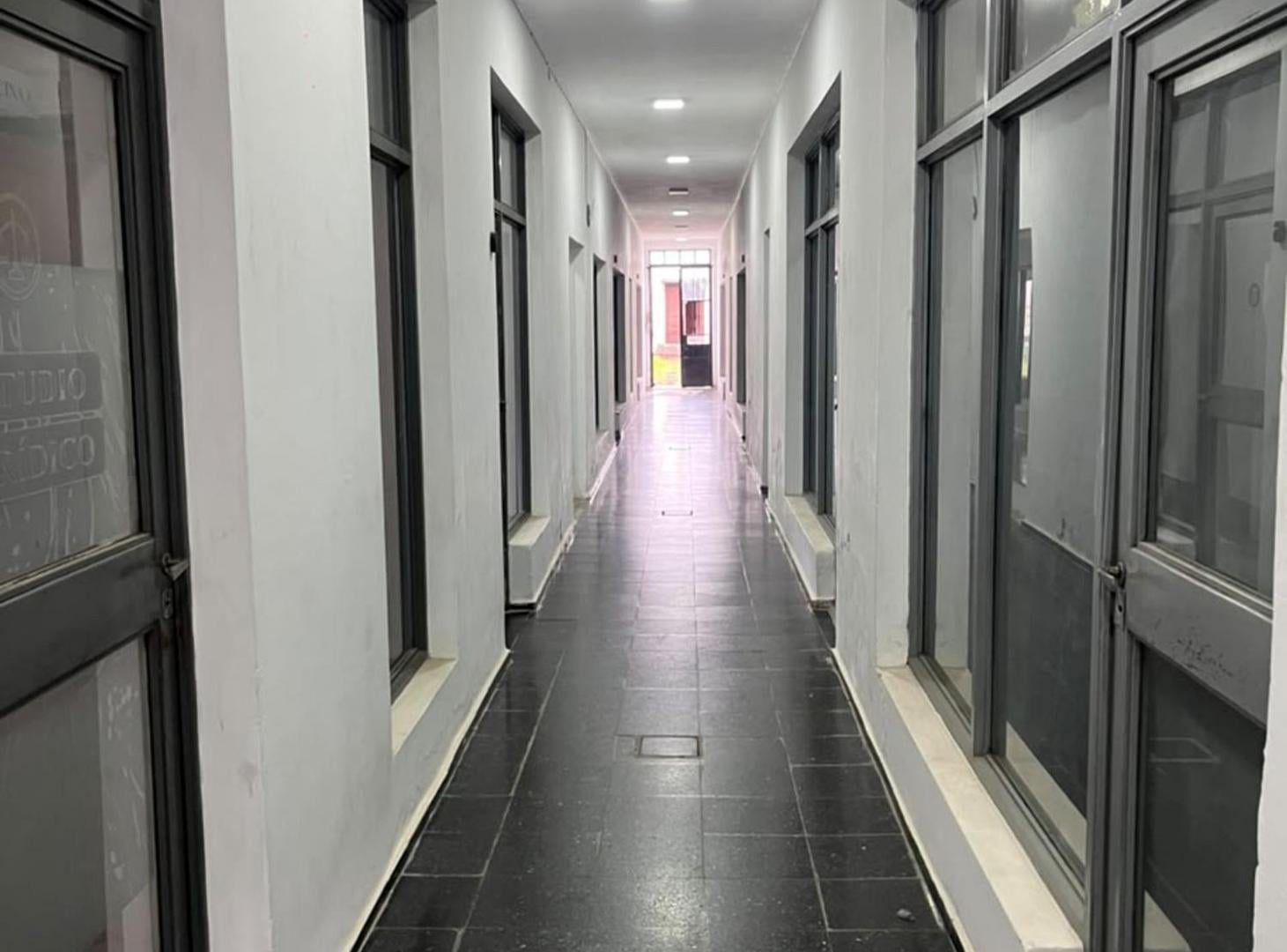 Foto de LOCAL COMERCIAL EN ALQUILER PARA OFICINA, imagen 2