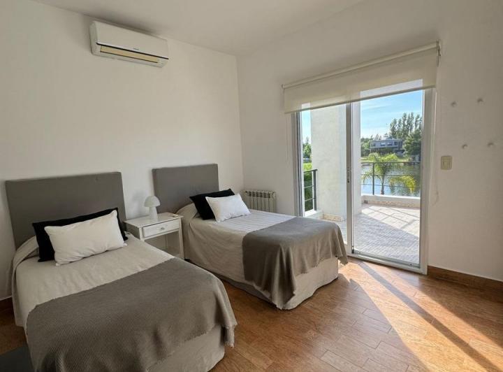 Casa en venta y alquiler temporal 4 dormitorios  a la Laguna / San Francisco, Villa Nueva Benavidez 3