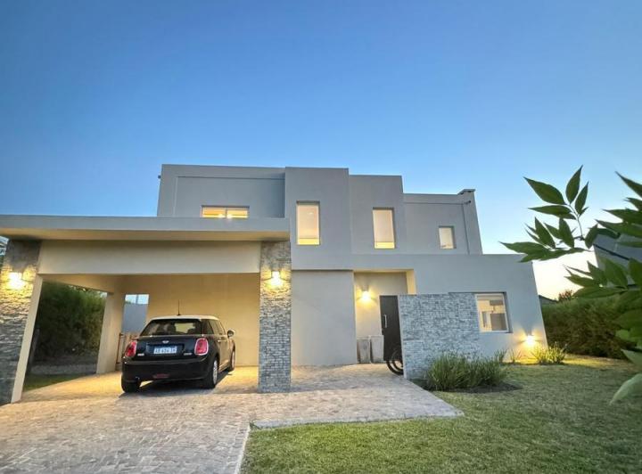 Casa en venta y alquiler temporal 4 dormitorios  a la Laguna / San Francisco, Villa Nueva Benavidez 4