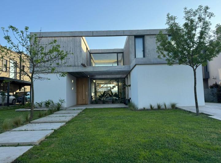 Casa en  Alquiler Temporal | Barrio San Gabriel, Villanueva 3