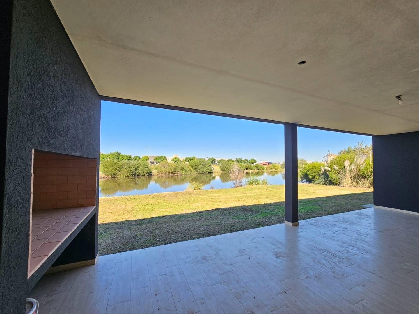 Casa en Venta ubicado en El Cantón Golf, El Cantón, Escobar