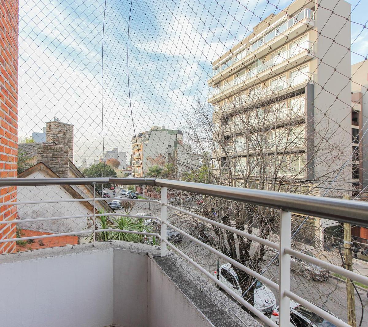 Venta Departamento 4 Ambientes con Cochera en Moron Sur 3