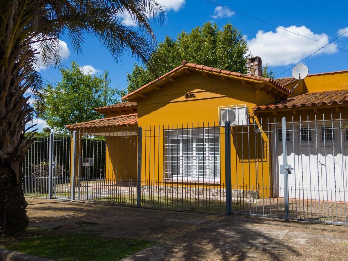 Venta de Casa 4 Ambientes en Haedo Sur 1