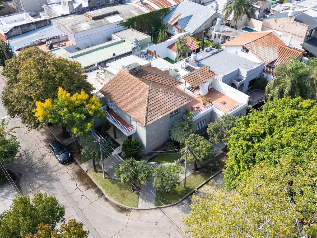 Venta de Casa 6 Ambientes con Cochera en Hedo Sur 2