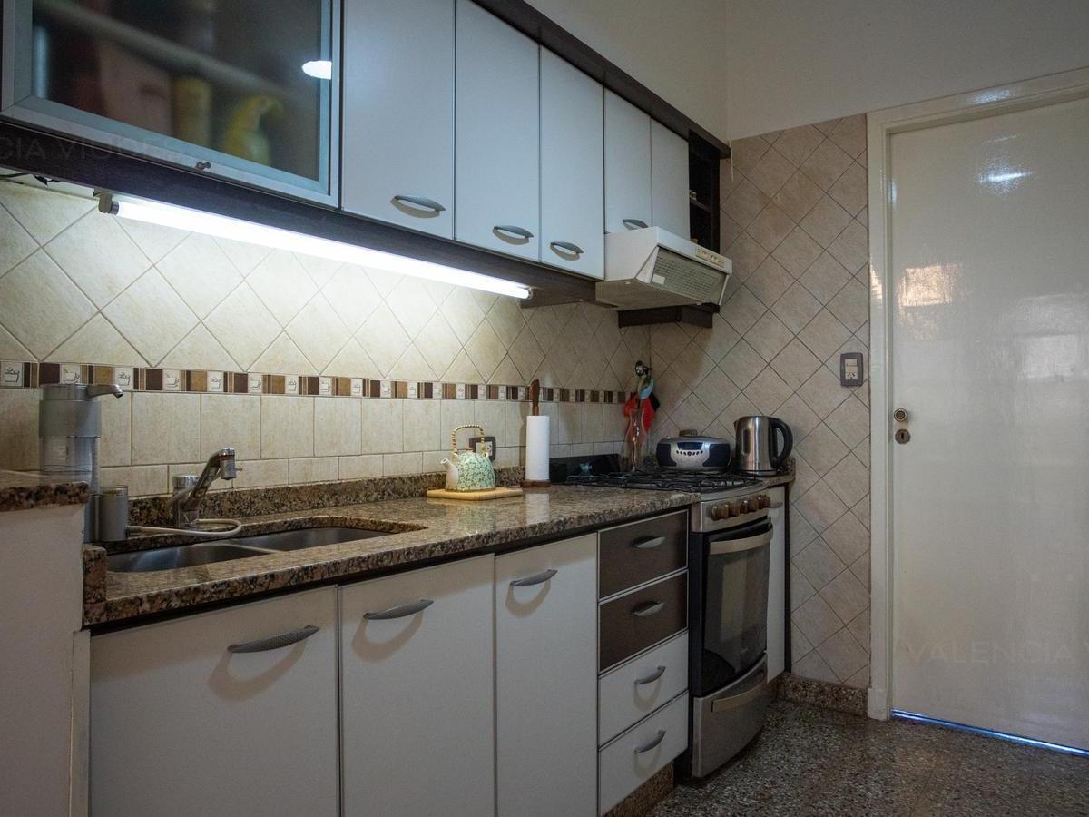 Venta de Casa 6 Ambientes con Cochera en Hedo Sur 4