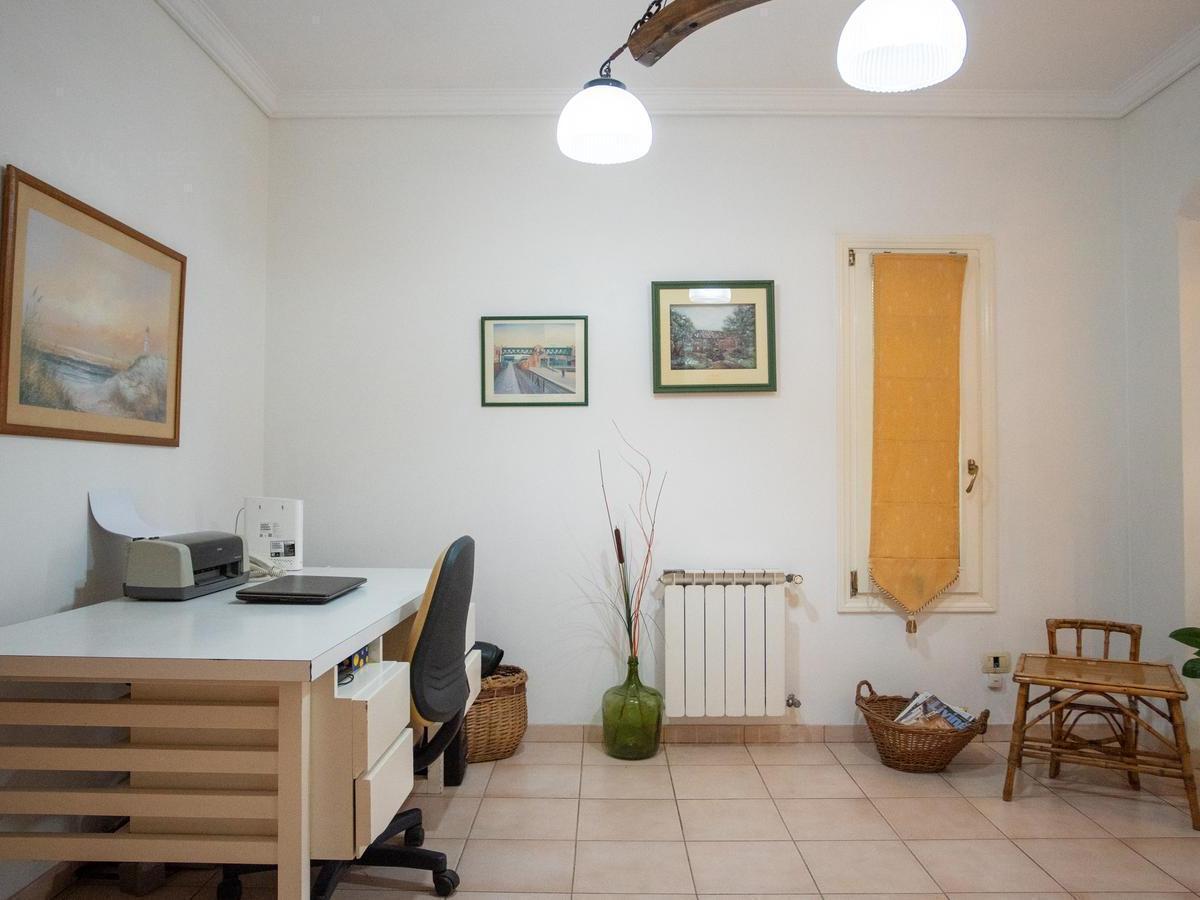Venta de Casa 6 Ambientes con Piscina en El Casco de Moreno 2