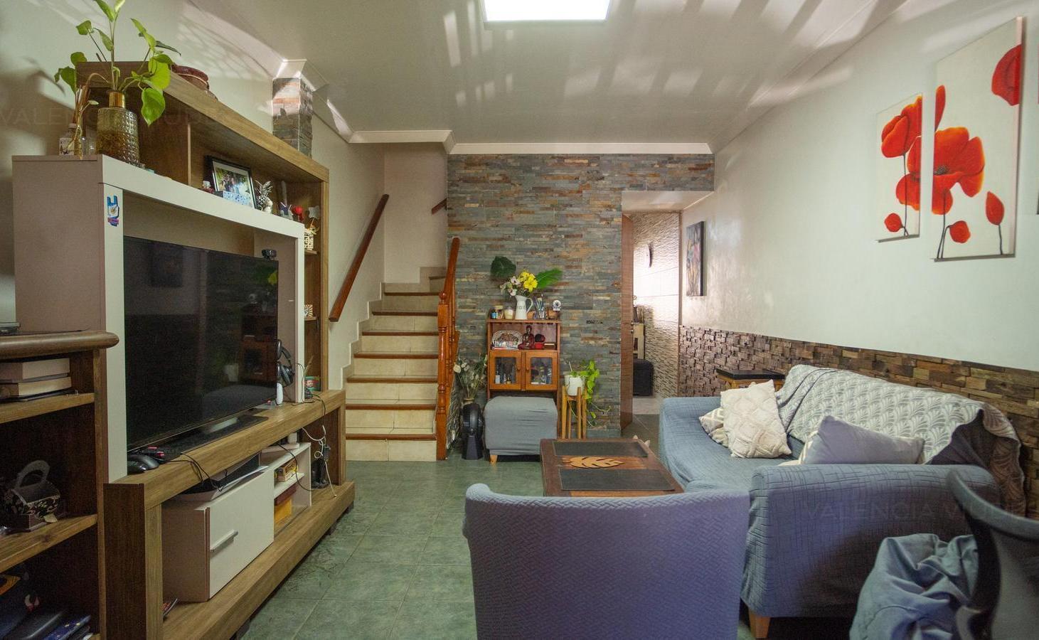 Venta dúplex 3 ambientes con garaje y patio en Haedo.