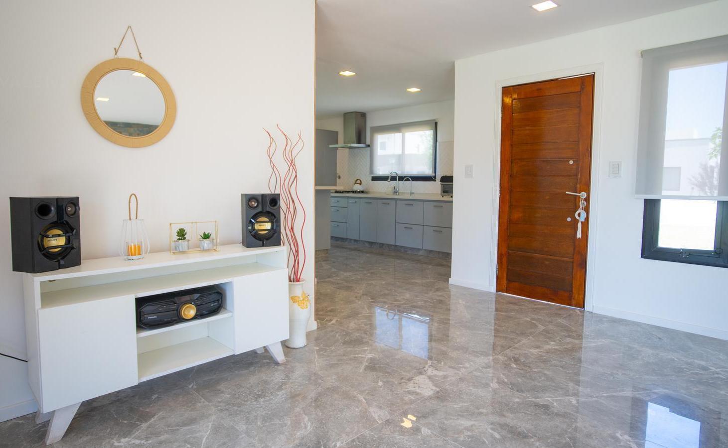 Foto de Venta Casa de 4 Ambientes en Prados del Oeste, Moreno, imagen 4