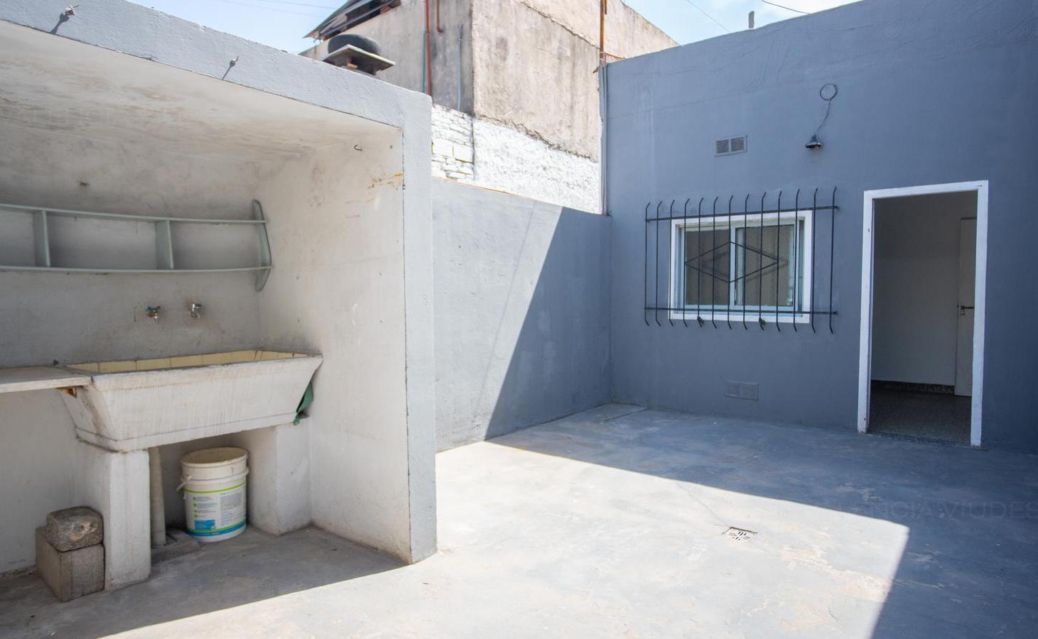 Foto de Venta casa 3 ambientes con local y deposito en San Justo., imagen 4