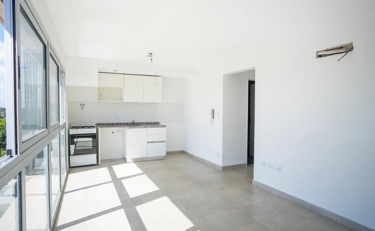 Venta monoambiente con cochera en Ituzaingó. 3